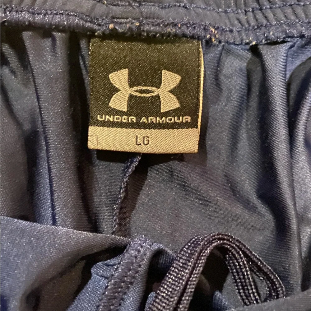 Under Armour Shorts Men’s Large Blue Drawstring Basketball Spellout
